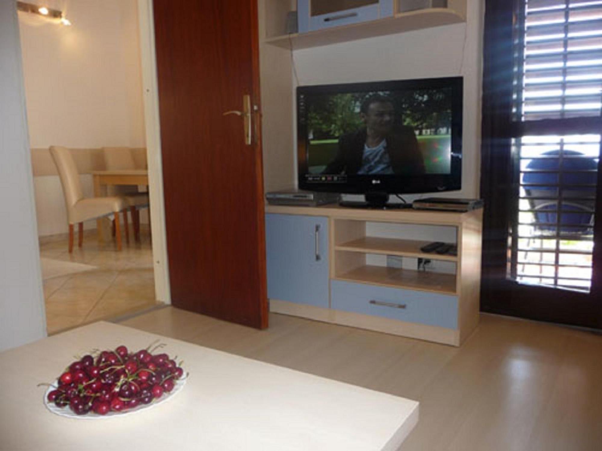 Apartments Lavica Podstrana Room photo